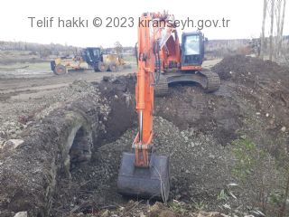 Kıranşeyh Köyü ile Gazelyakup Köyü arasındaki köy yolunun asfalt kaplamasının bozuk ve yolun dar olması nedeni ile Kütahya İl Özel idaresi ekipleri köy yollarında yol genişletme çalışmalarını başlattı.